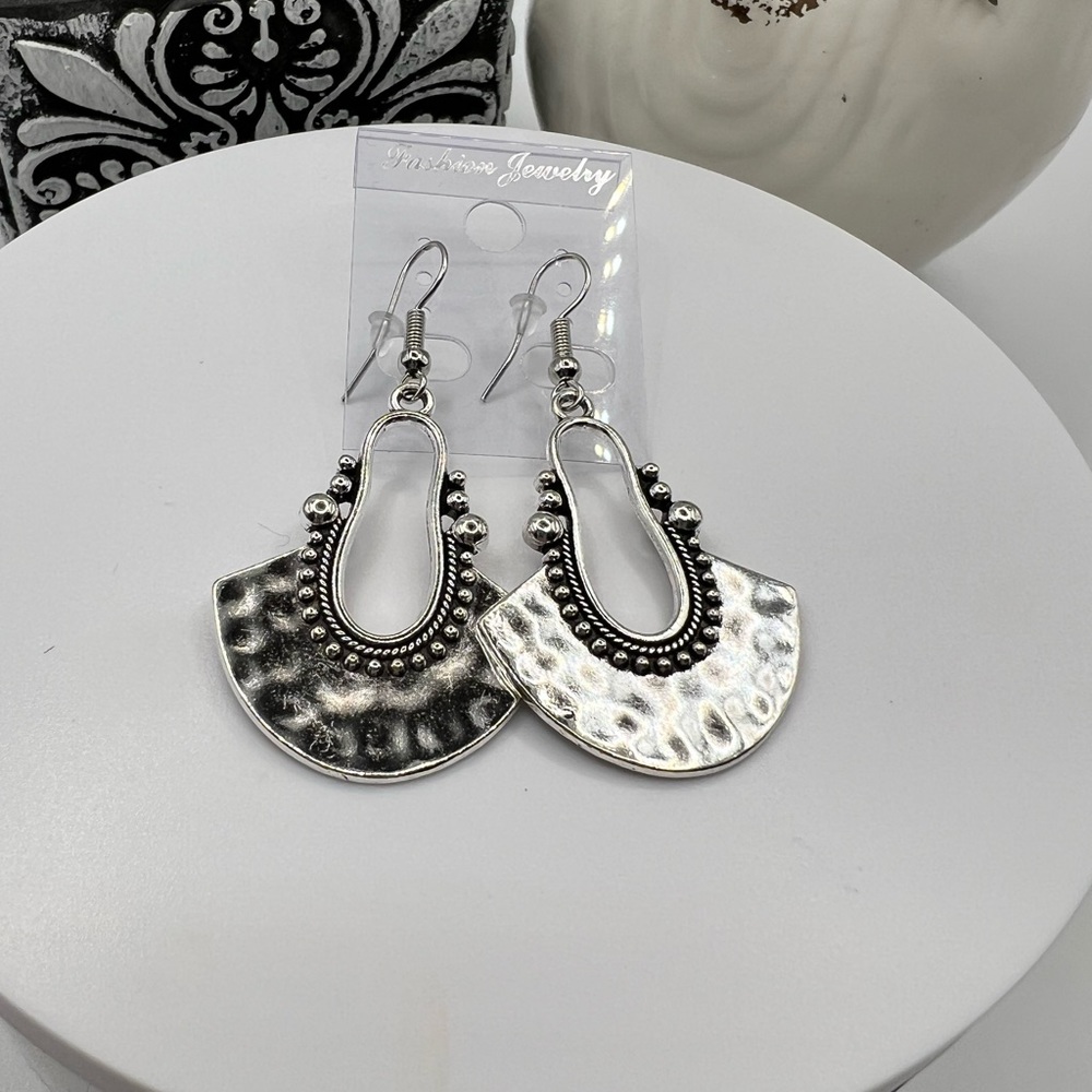 Silver Tone Fashion Jewelry Earrings NEW